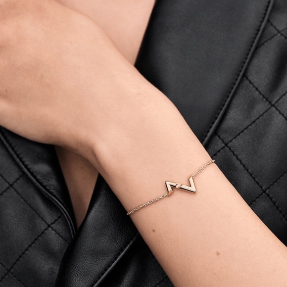 Auth Louis Vuitton 18k Solid Rose Gold Volt Upside Down Bracelet Q95977 Bracelet - Picture 4 of 13